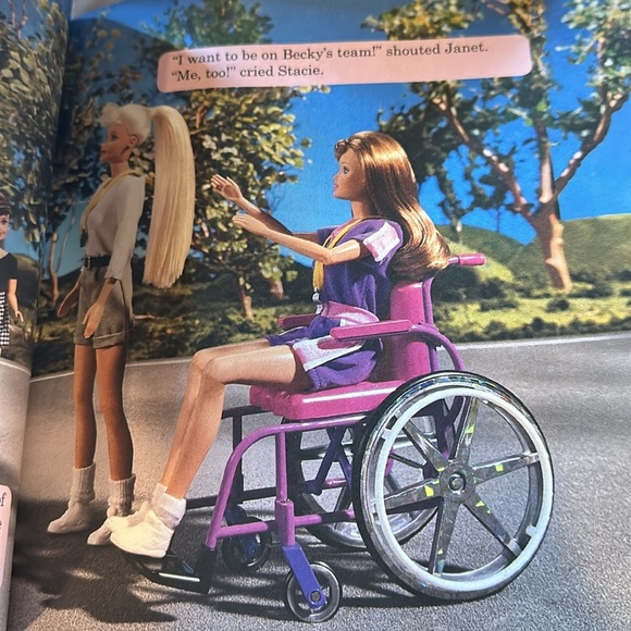 “Barbie!!!! My Favorite Stories”. 7 books in one! A Golden Book - Rare Find! - Picture 4 of 7